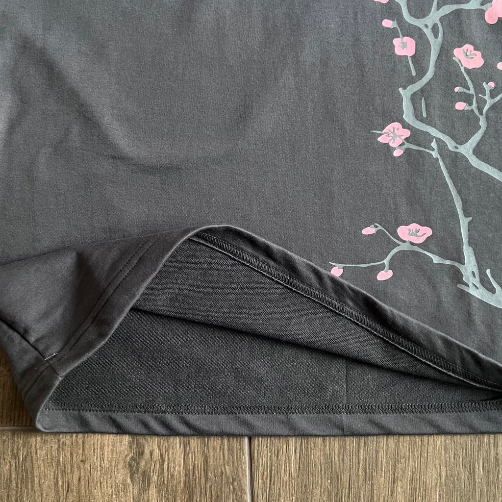 "blossom petals" tee 02