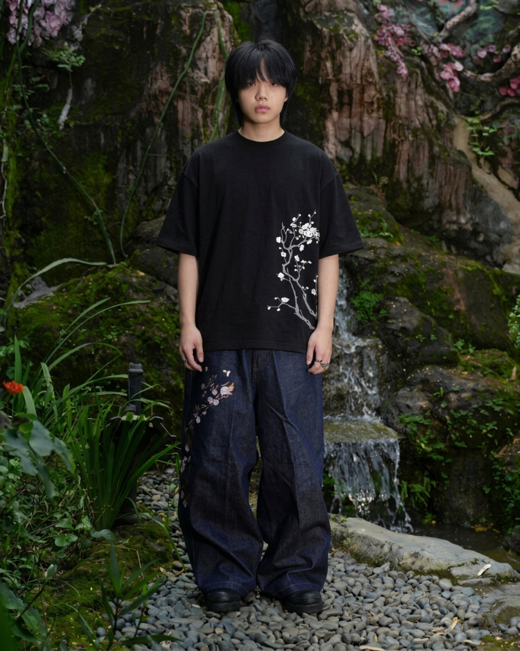 SHADOW PETALS TEE
