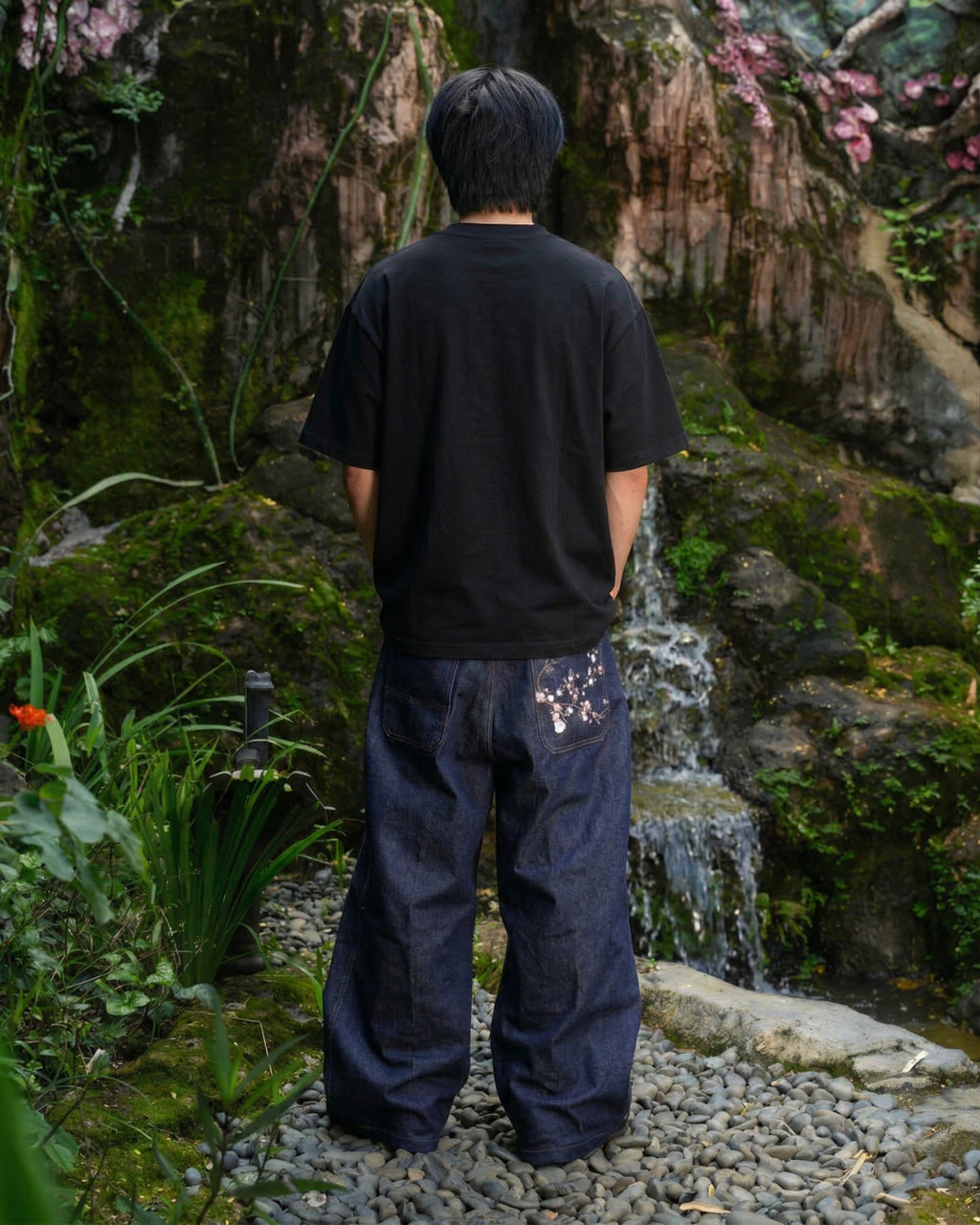 SHADOW PETALS TEE