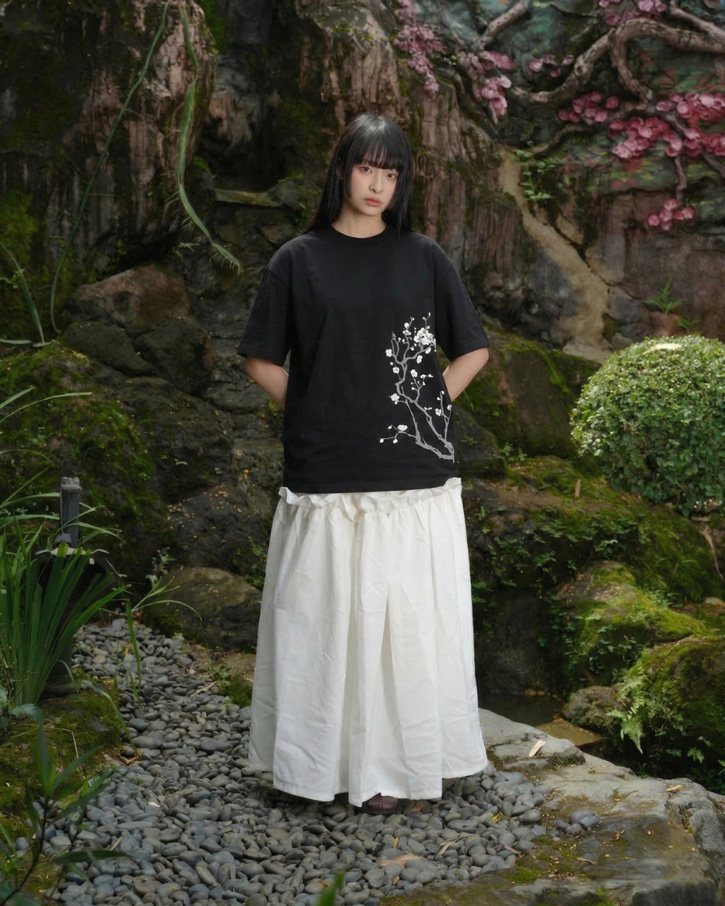 SHADOW PETALS TEE
