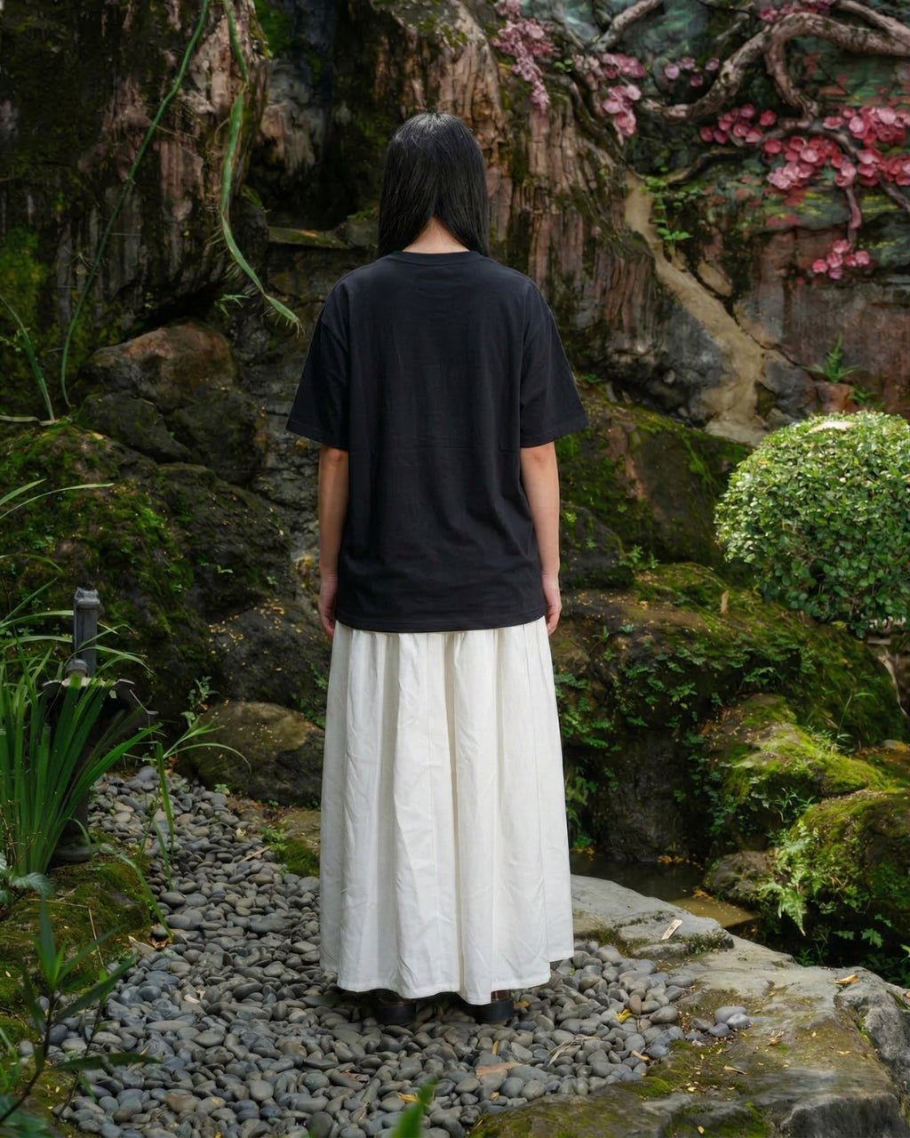 SHADOW PETALS TEE
