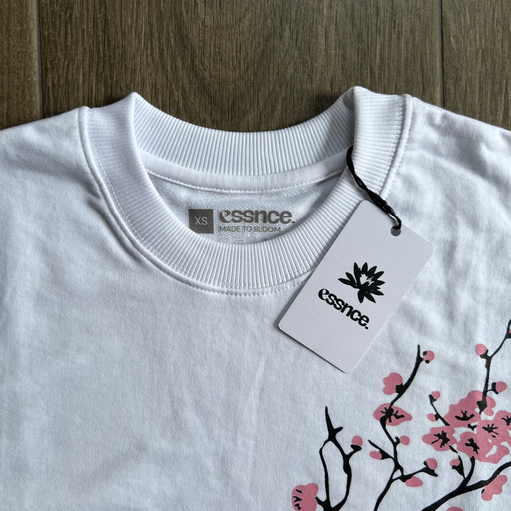 "blossom petals" crop tee
