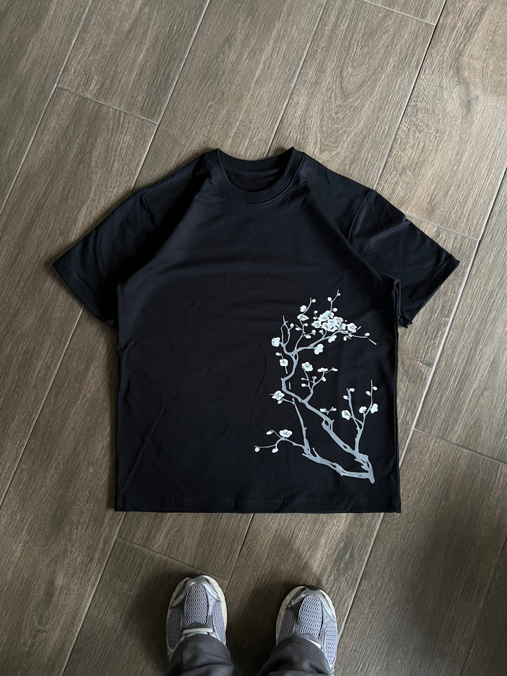 SHADOW PETALS TEE